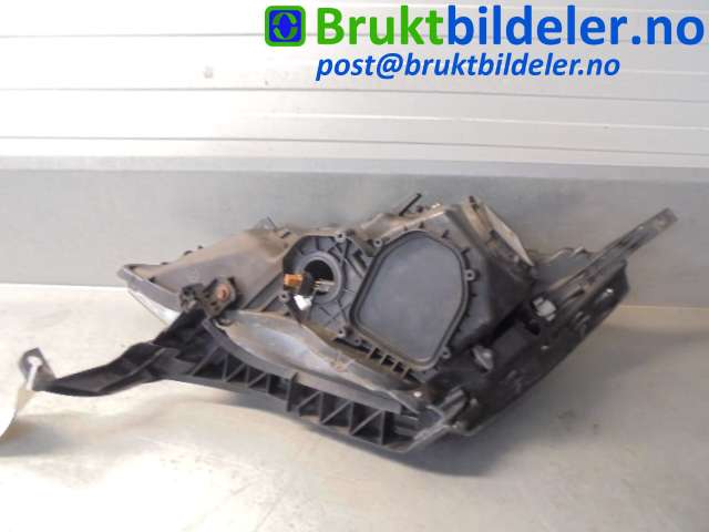 Frontlykt høyre xenon til Honda CR-V 2007-2012 (Type III)  (HONDA|33100-SWWA-G110-M1|)