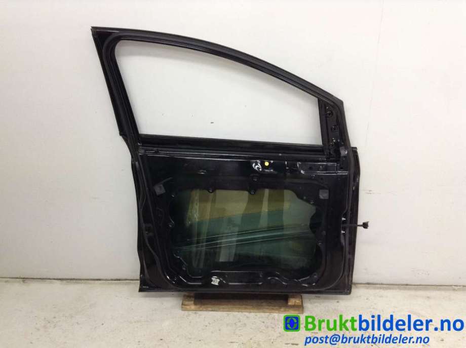 Dør venstre foran til Ford Kuga 2008-2012 (Type I)  (FORD|P8V41-S20125-AC|1712679|)