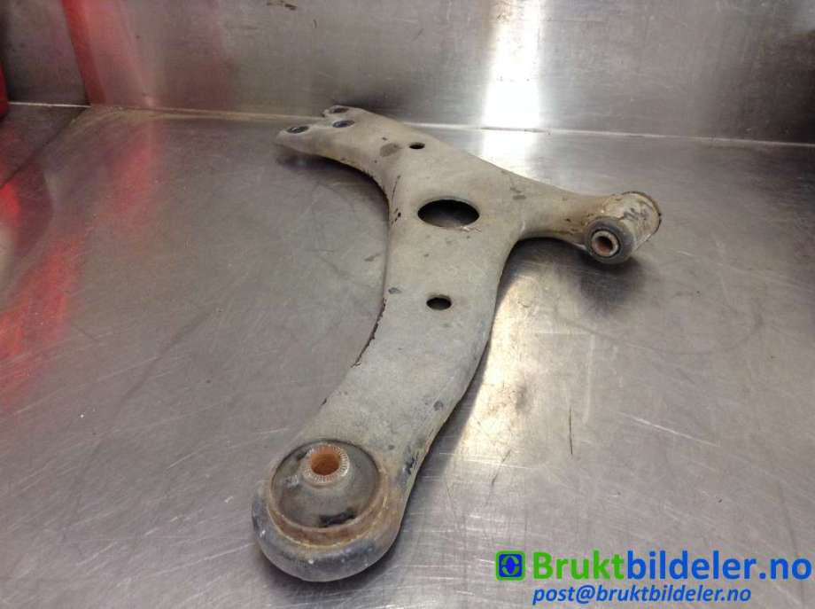 Bærebru venstre foran nedre til Toyota RAV4, 2000-2006 (Type II)  (TOYOTA|)