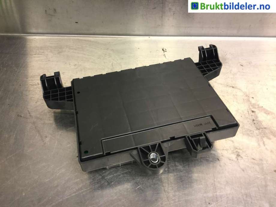 Sikringsboks til Opel Astra J 2010-2015 (OPEL|13302300|1110021AA|)