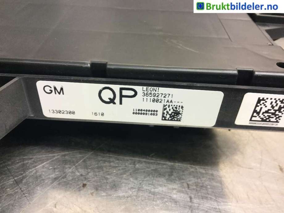 Sikringsboks til Opel Astra J 2010-2015 (OPEL|13302300|1110021AA|)