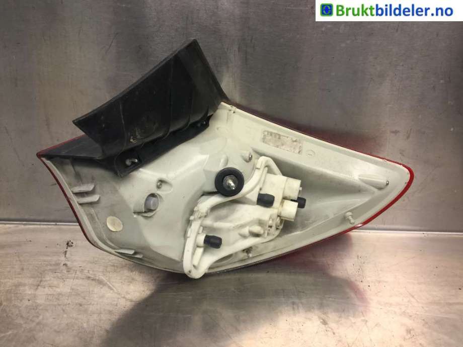 Baklykt venstre til Opel Astra J 2010-2015 (OPEL|13319949|)