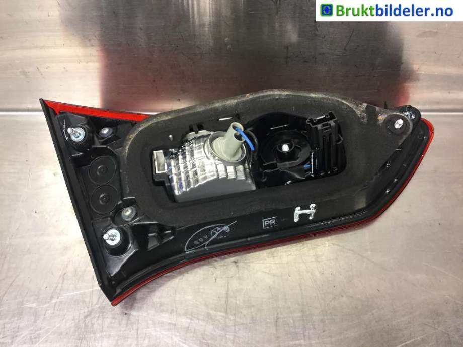 Baklykt høyre indre til Toyota Yaris 2014-2020 (Type III, Fase 2)  (TOYOTA|81580 0D620|)