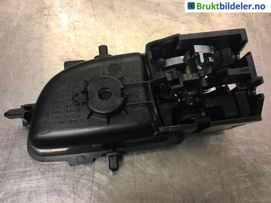 Dørhåndtak inv høyre bak til Toyota Yaris 2014-2020 (Type III, Fase 2) (TOYOTA|69205-0D450|)