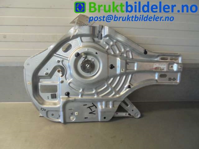 Ruteheis til Hyundai Tucson 2003-2009 (HYUNDAI|82470-2E010|)