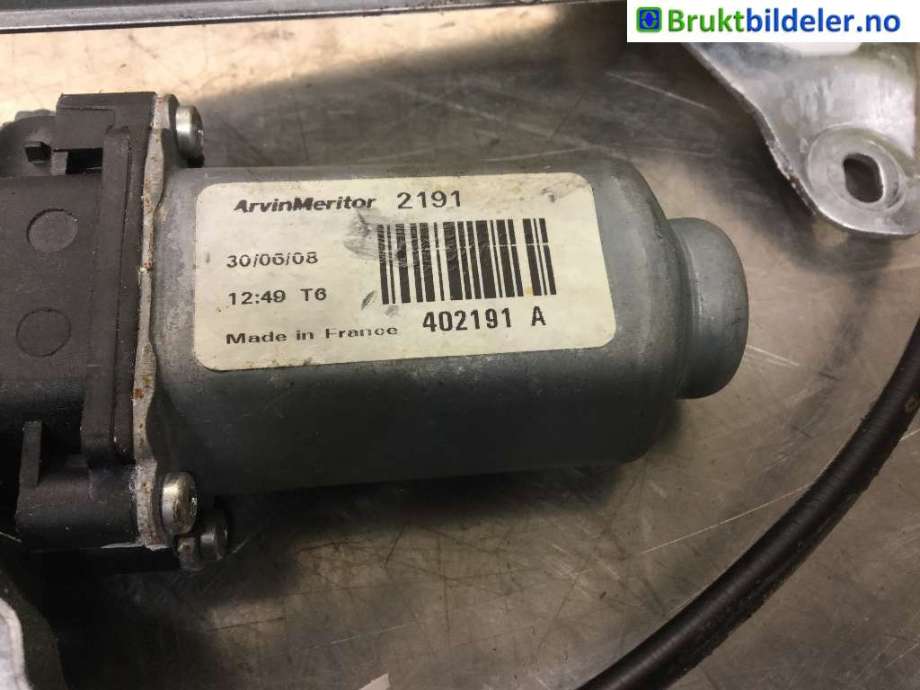 Ruteheis venstre bak til Nissan Qashqai 2007-2010 (Type I, Fase 1)  (NISSAN||402191A)