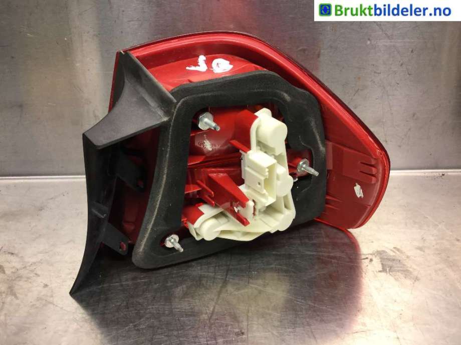 Baklykt venstre til BMW 3-Serie 2005-2011 (E90/E91/E92/E93) (E90/E91/E92/E93) (BMW|6 397 457|)