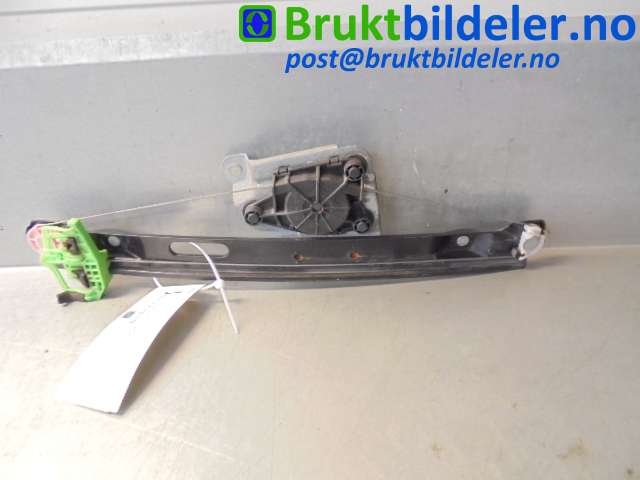 Ruteheis til BMW 1-Serie 2004-2011 (E81/E82/E87/E88) (E81/E82/E87/E88) (BMW|51 35 7 138 468|)
