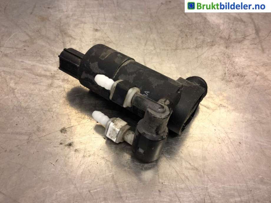 Spylerpumpe foran til Ford Focus 2011-2014 (Type III, Fase 1) (FORD|BV61-7K624-BA|)