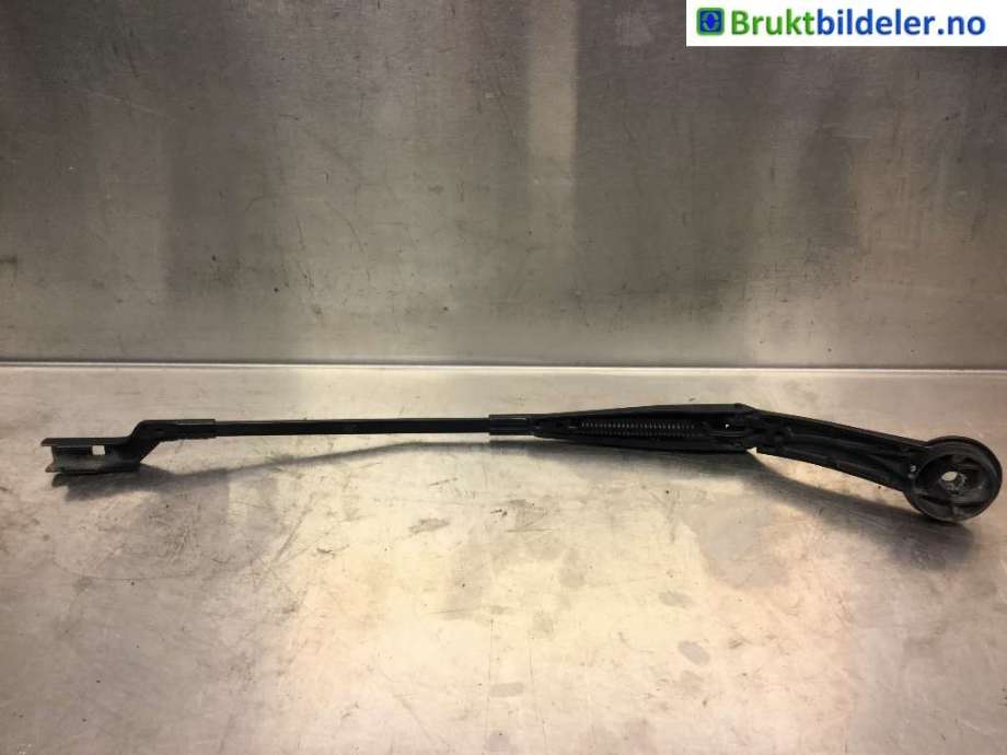Viskerarmer frontrute til Ford Focus 2011-2014 (Type III, Fase 1)  (FORD|BM5117526BB|)