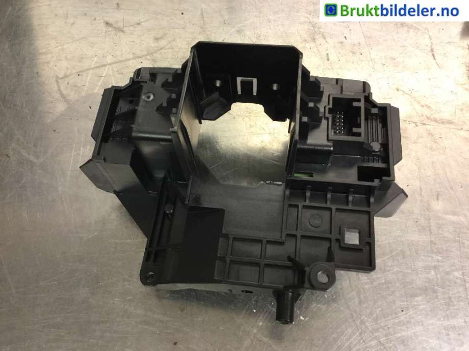 Bryter diverse til Ford Focus 2011-2014 (Type III, Fase 1) (FORD|BV61-13N064-AH|)