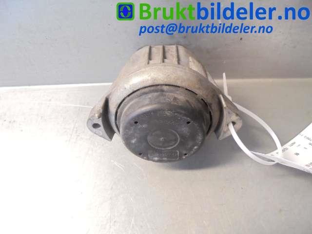 Motorfeste til BMW 1-Serie 2004-2011 (E81/E82/E87/E88) (E81/E82/E87/E88) (BMW|22 11 6 768 799|)