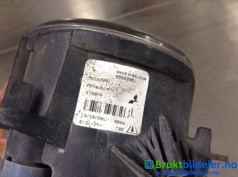 Tåkelykt venstre foran til Mitsubishi Outlander 2007-2010 (Type II, Fase 1)  (MITSUBISHI||89203951)