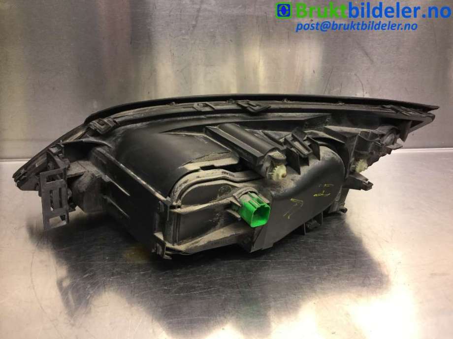 Frontlykt høyre halogen til Ford Mondeo 2001-2007 (Type III)  (FORD|1S71-13005-SE|0 130 174 204|)