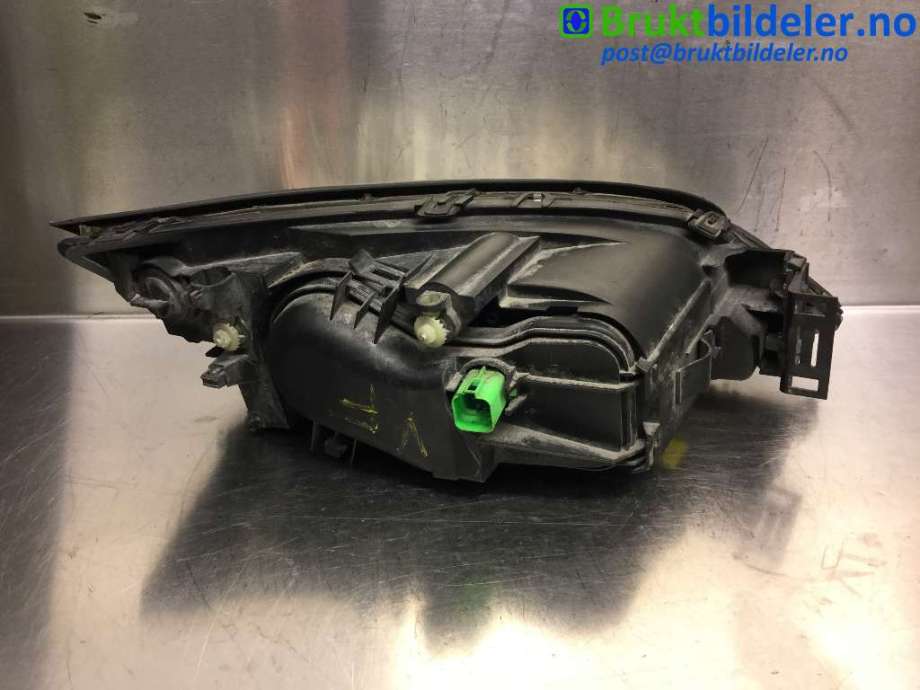 Frontlykt venstre halogen til Ford Mondeo 2001-2007 (Type III)  (FORD|1S71-13006-AL|0 301 174 201|)