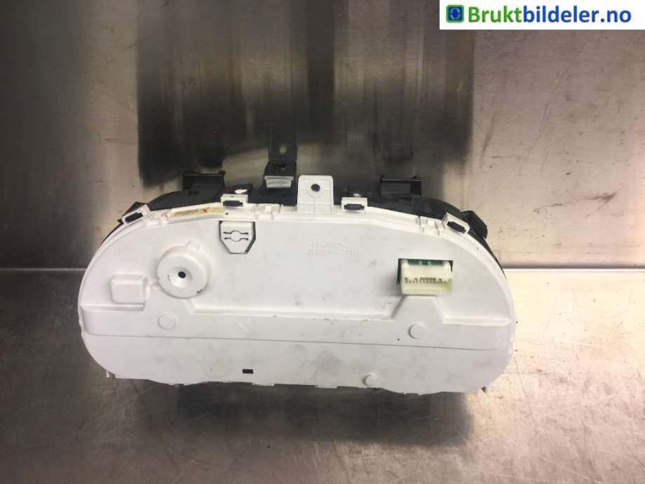 Instrumentpanel til Mitsubishi Outlander 2007-2010 (Type II, Fase 1)  (MITSUBISHI|8100A115|)