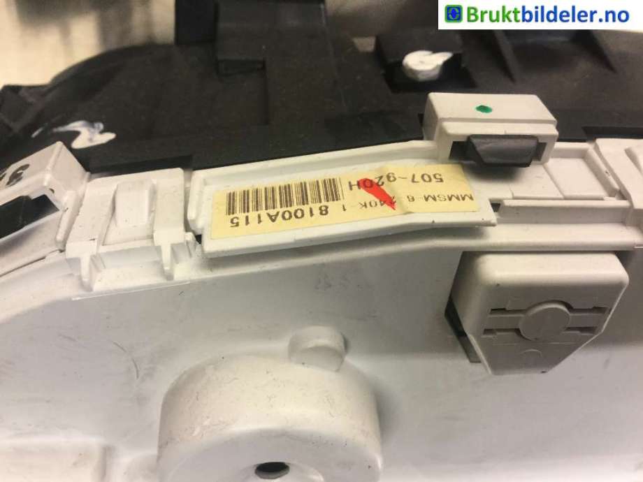 Instrumentpanel til Mitsubishi Outlander 2007-2010 (Type II, Fase 1)  (MITSUBISHI|8100A115|)