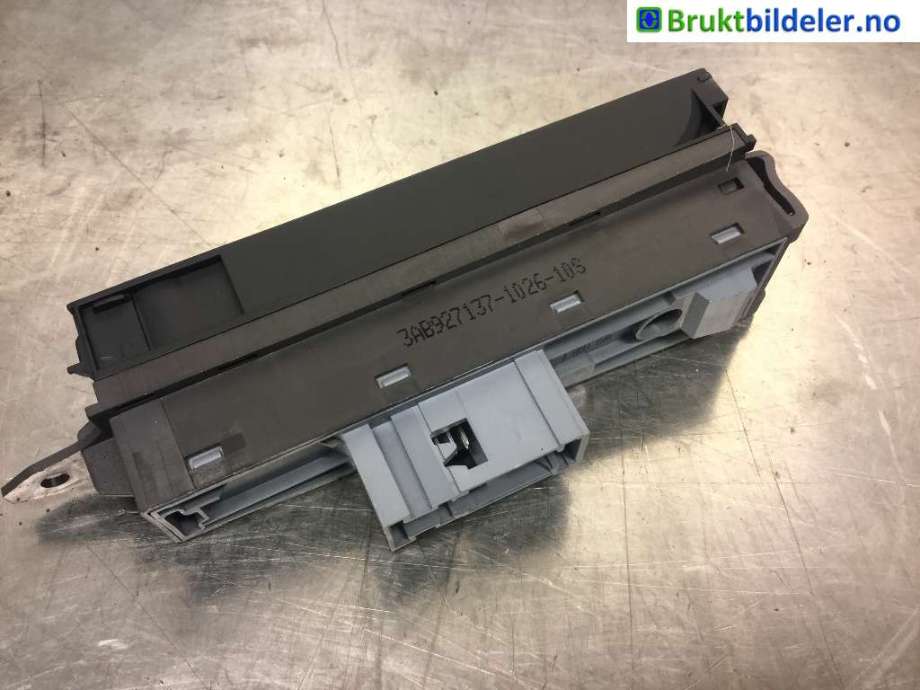 Bryter elektrisk håndbrekk/parkbrems til VW Passat 2011-2015 (B7) (B7) (VOLKSWAGEN|3AB 927 137|)