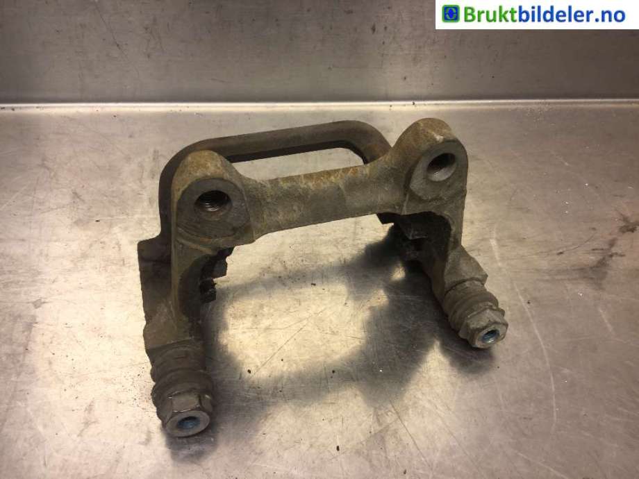 Bremsecaliper brakett til VW Caddy, 2015-2020 (Type III, Fase 3)  (VOLKSWAGEN|5Q0 615 425 A)