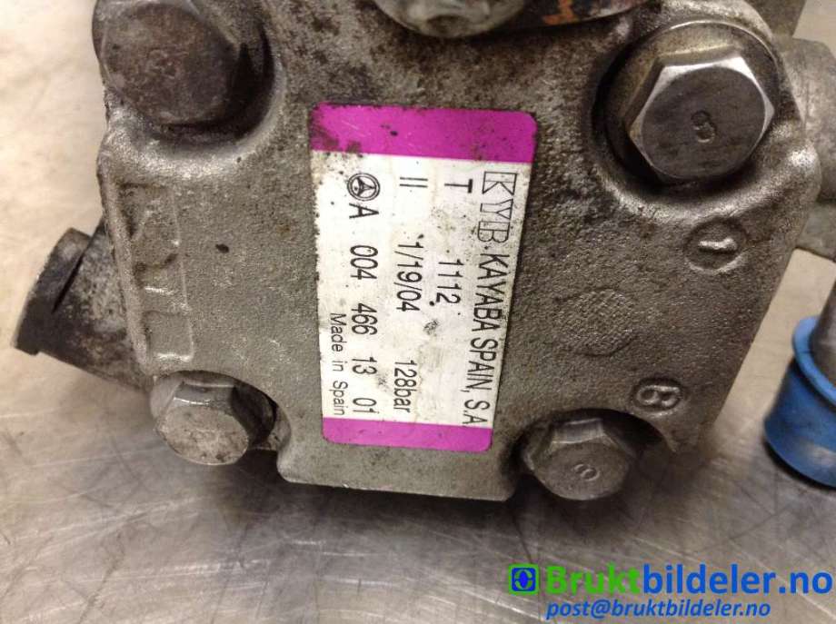Servo pumpe mekanisk til Mercedes C-Klasse 2004-2007 (Fase 2) (W203) (W203) (MERCEDES|A 004 466 13 01|)
