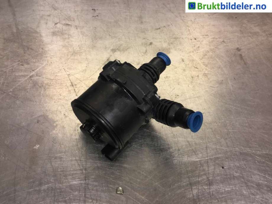Vannpumpe til BMW X1 2015-2022 (F48) (F48) (BMW|8 679 885|0 392 023 412|)