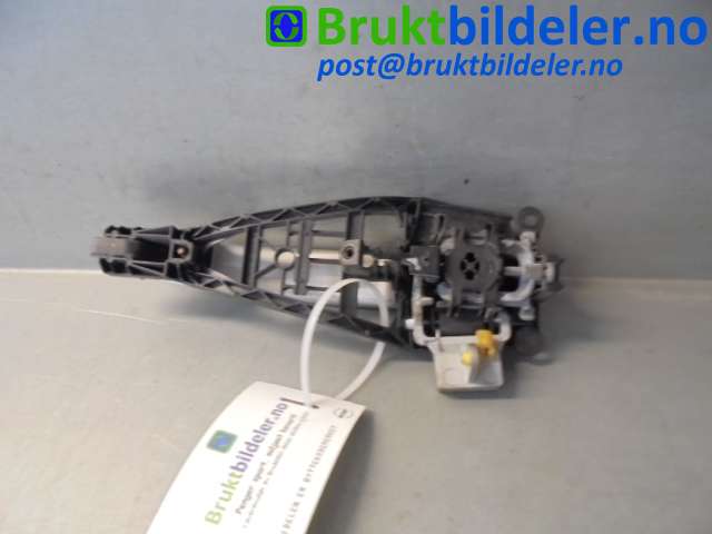 Dørhåndtak utv venstre til Opel Astra H 2004-2009  (OPEL|24463749|)