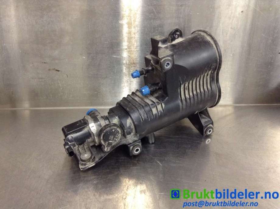 Diverse deler til BMW X1 2015-2022 (F48) (F48) (BMW|16 13 7 348 727|)