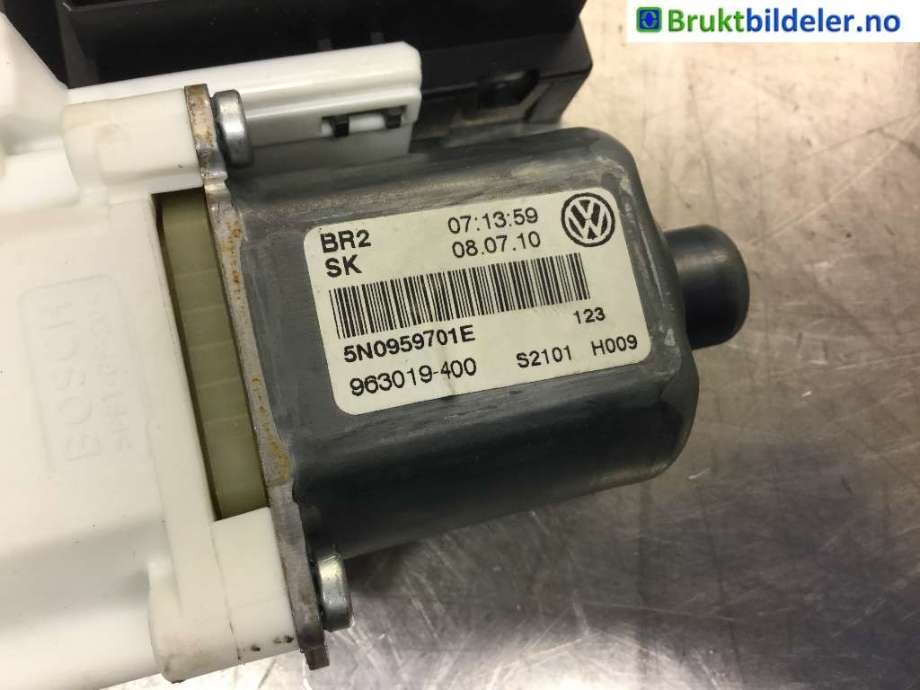 Ruteheis venstre foran til VW Tiguan 2011-2016 (Type I, Fase 2)  (VOLKSWAGEN|5N0959701E|)