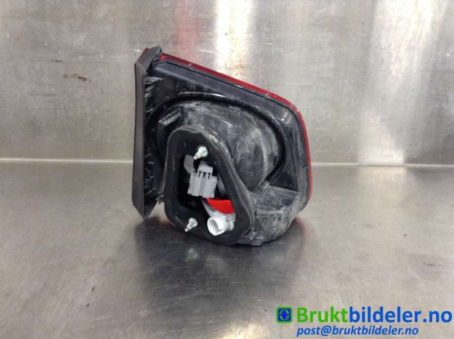 Baklykt høyre indre til VW Tiguan 2011-2016 (Type I, Fase 2)  (VOLKSWAGEN|5N0 945 094 B|)