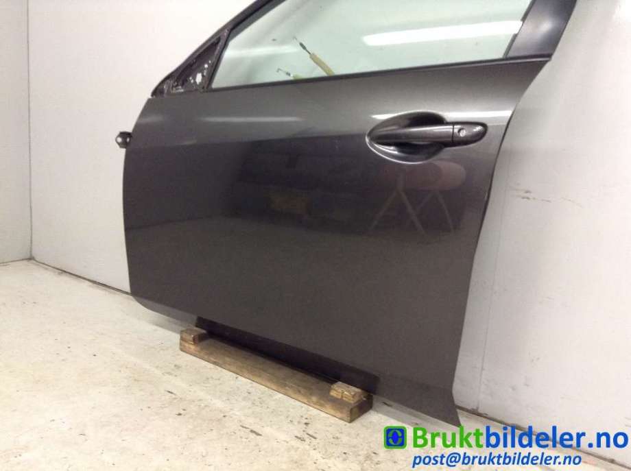 Dør venstre foran til Mazda 3 2009-2013 (Type II)  (MAZDA|BBY9-59-02X|)