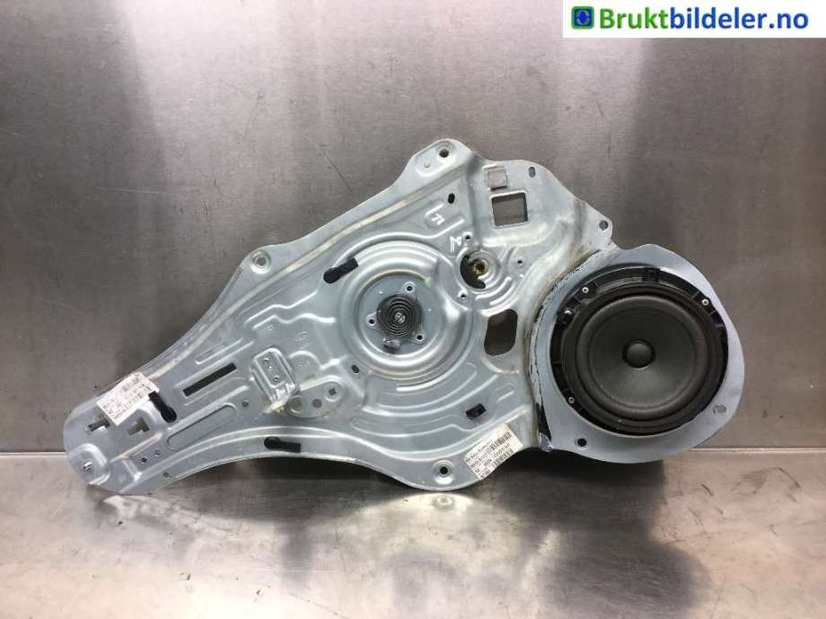 Ruteheis til Kia Sportage, 2010-2016 (Type III)  (KIA|82470-3U120)