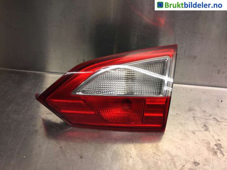 Baklykt høyre indre til Ford C-Max, 2010-2015 (Type II, Fase 1)  (FORD|AM51-13A602)