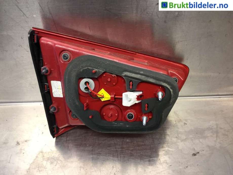 Baklykt høyre indre til Kia Sportage 2010-2016 (Type III)  (KIA|92406 3W010|)