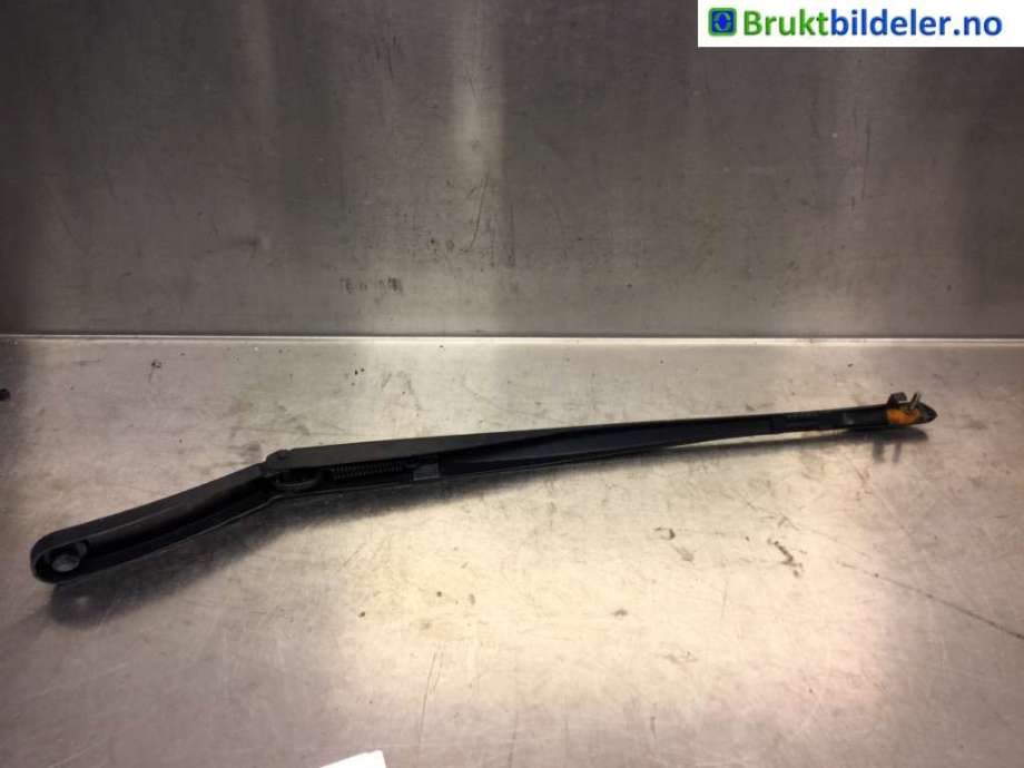 Viskerarmer frontrute til BMW 5-Serie 2010-2017 (F10/F11) (F10/F11) (BMW|61 61 7 203 156-03|)