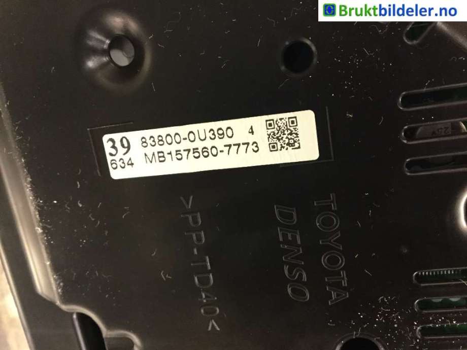 Instrumentpanel til Toyota Yaris 2014-2020 (Type III, Fase 2)  (TOYOTA|83800-0U390|MB157562-7773|)