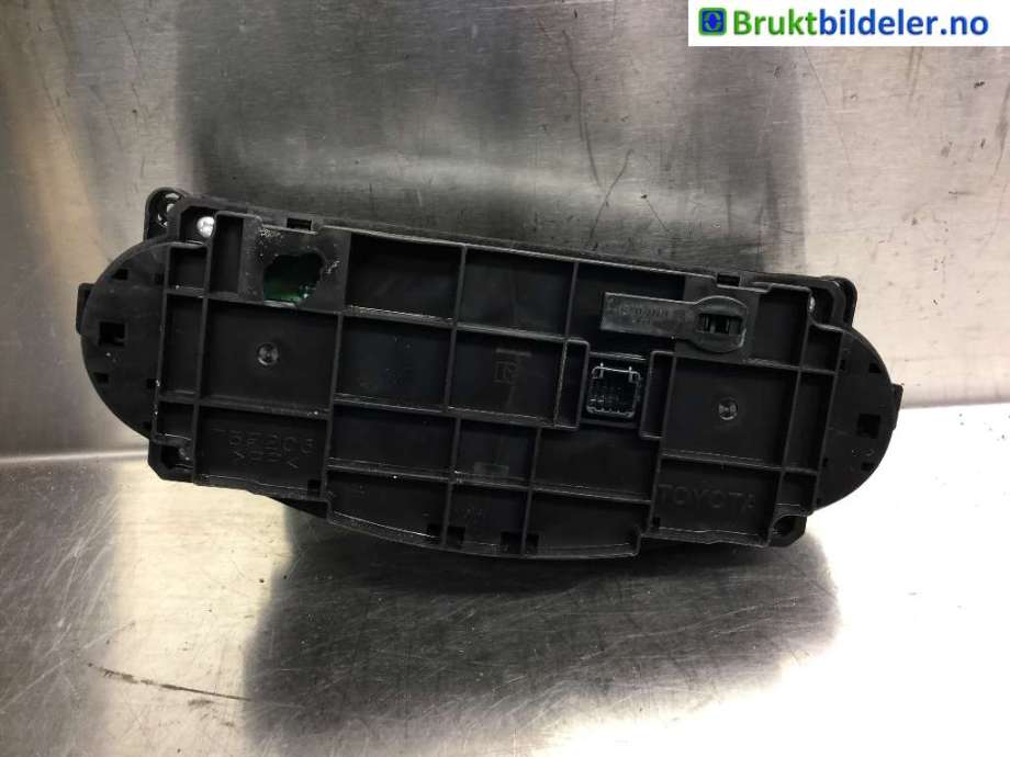Varmeapparat betjening til Toyota Yaris 2014-2020 (Type III, Fase 2)  (TOYOTA|55900-0D800|)