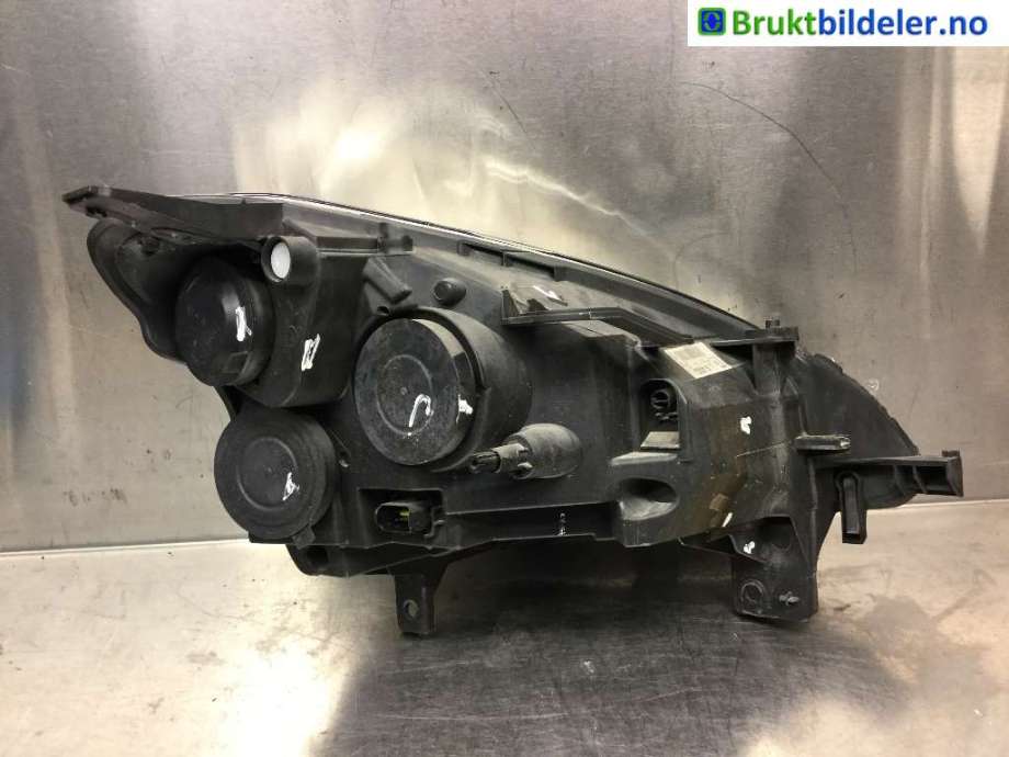 Frontlykt venstre halogen til Peugeot Partner 2015-2019 (Type II, Fase 2)  (PEUGEOT|9682828280|)