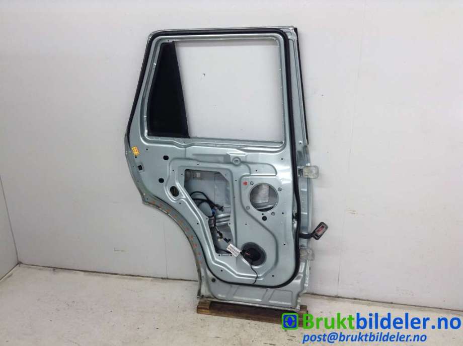 Dør venstre bak til Land Rover Range Rover Sport 2005-2013  (LAND-ROVER|BFA790090|)