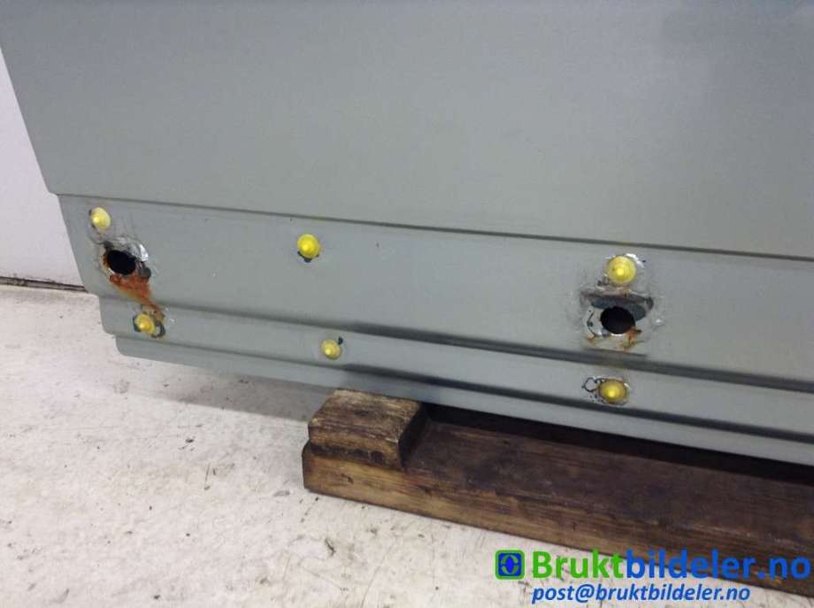 Dør høyre foran til Land Rover Range Rover Sport 2005-2013  (LAND-ROVER|BDA790080|)