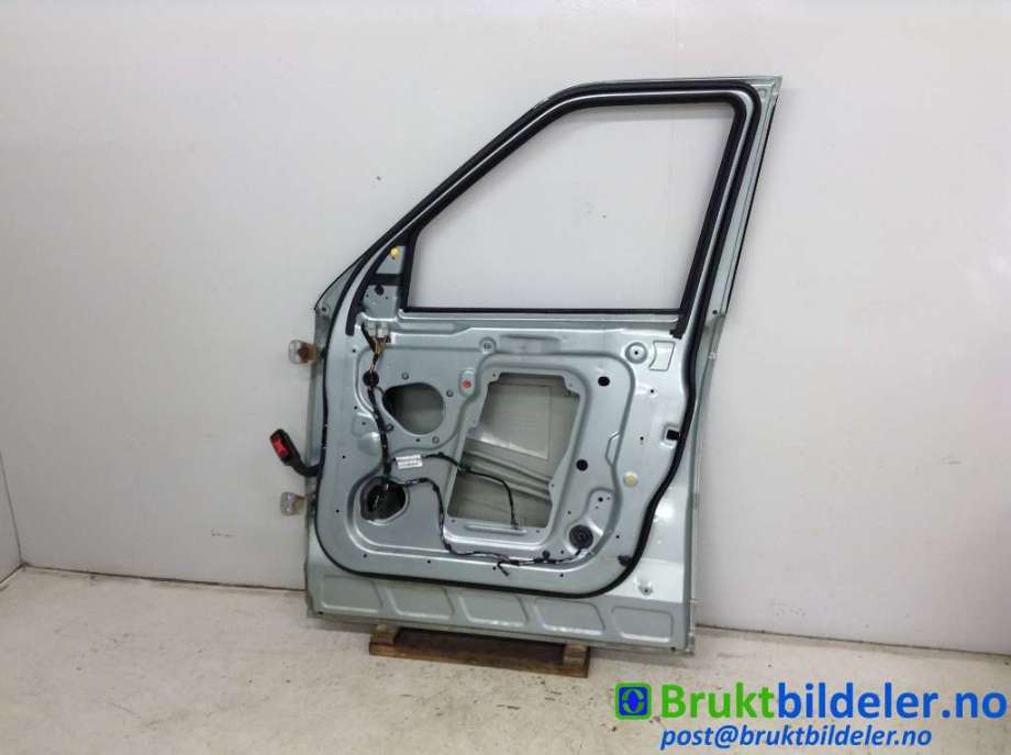Dør høyre foran til Land Rover Range Rover Sport 2005-2013  (LAND-ROVER|BDA790080|)