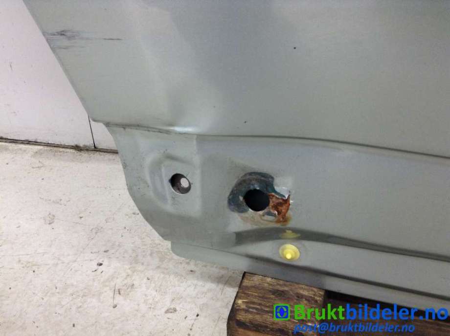 Dør høyre bak til Land Rover Range Rover Sport 2005-2013  (LAND-ROVER|BFA790080|)