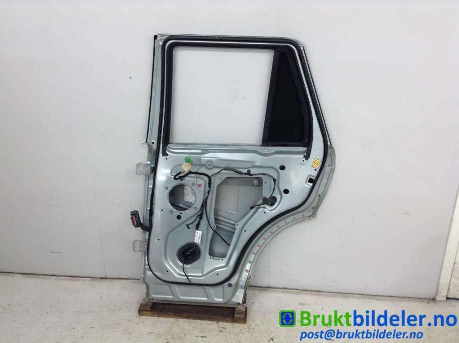 Dør høyre bak til Land Rover Range Rover Sport 2005-2013  (LAND-ROVER|BFA790080|)