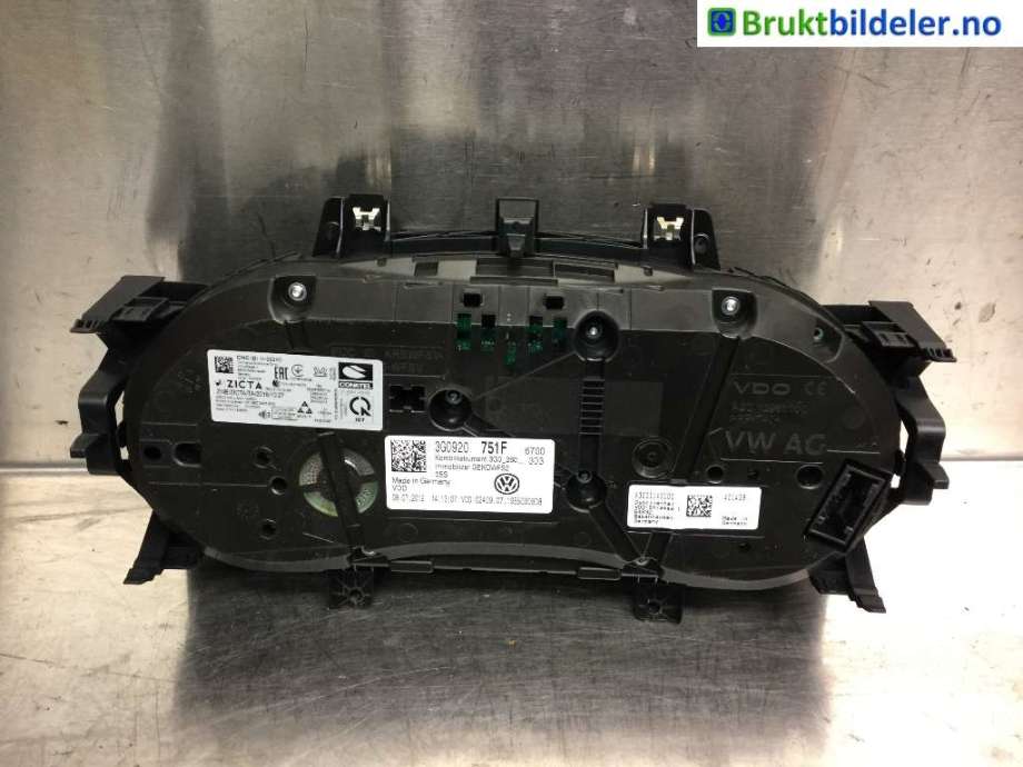 Instrumentpanel til VW Passat 2015-2019 (Fase 1) (B8) (B8) (VOLKSWAGEN|3G0 920 751 F|)