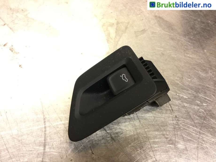 Bryter baklukeåpner til VW Passat, 2015-2019 (Fase 1) (B8) (B8) (VOLKSWAGEN|3G0 959 831)