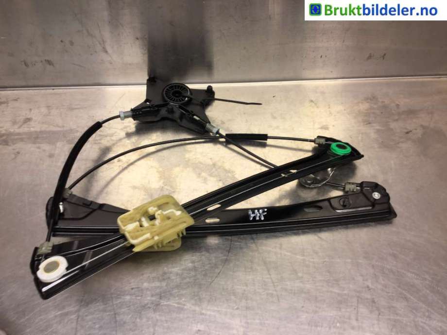 Ruteheis til VW Passat 2015-2019 (Fase 1) (B8) (B8) (VOLKSWAGEN|3G0 837 462 C|)