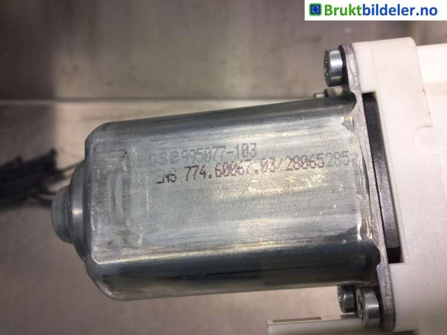 Ruteheis høyre foran til Land Rover Range Rover Sport 2005-2013 (LAND-ROVER||995077-103)