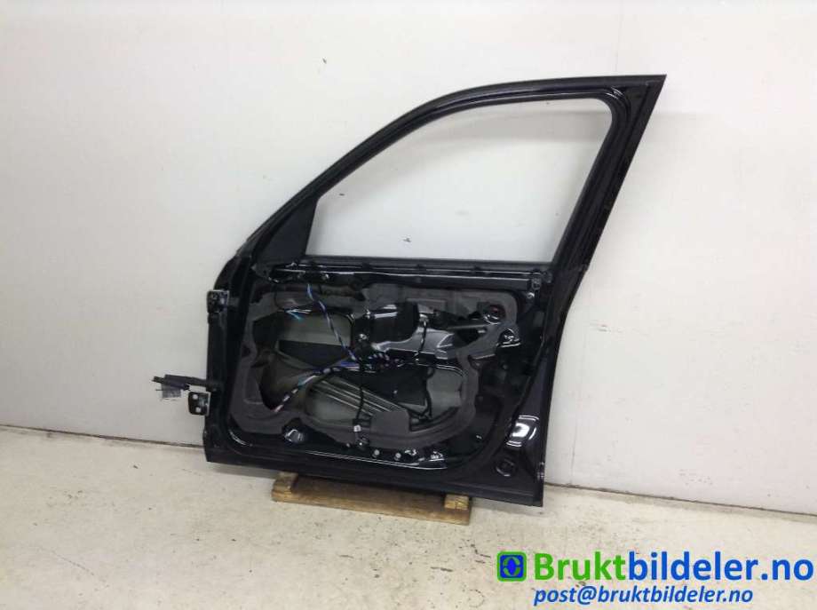 Dør høyre foran til BMW X3 2007-2010 (Fase 2) (E83) (E83) (BMW|41 00 3 451 016|)