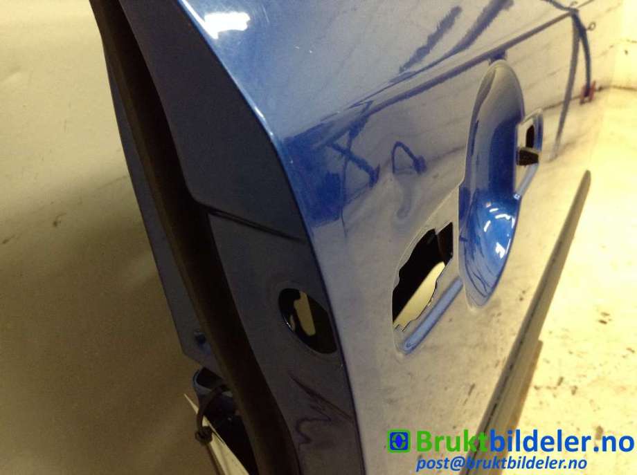 Dør høyre foran til Suzuki SX4 2006-2009 (Type I, Fase 1)  (SUZUKI|68001-79J00|)