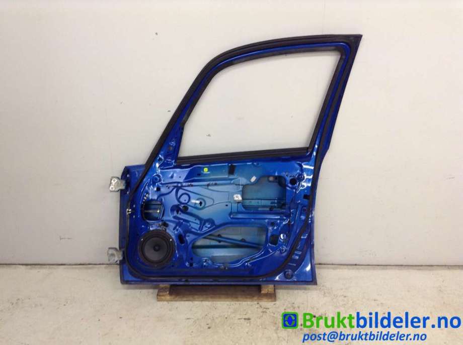 Dør høyre foran til Suzuki SX4 2006-2009 (Type I, Fase 1)  (SUZUKI|68001-79J00|)