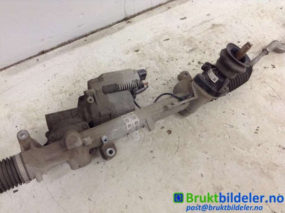 Tannstang elektrisk til Mercedes A-Klasse 2012-2018 (W176) (W176) (MERCEDES|A 246 460 07 01|6700 003 026|Q003TA0977ZE)